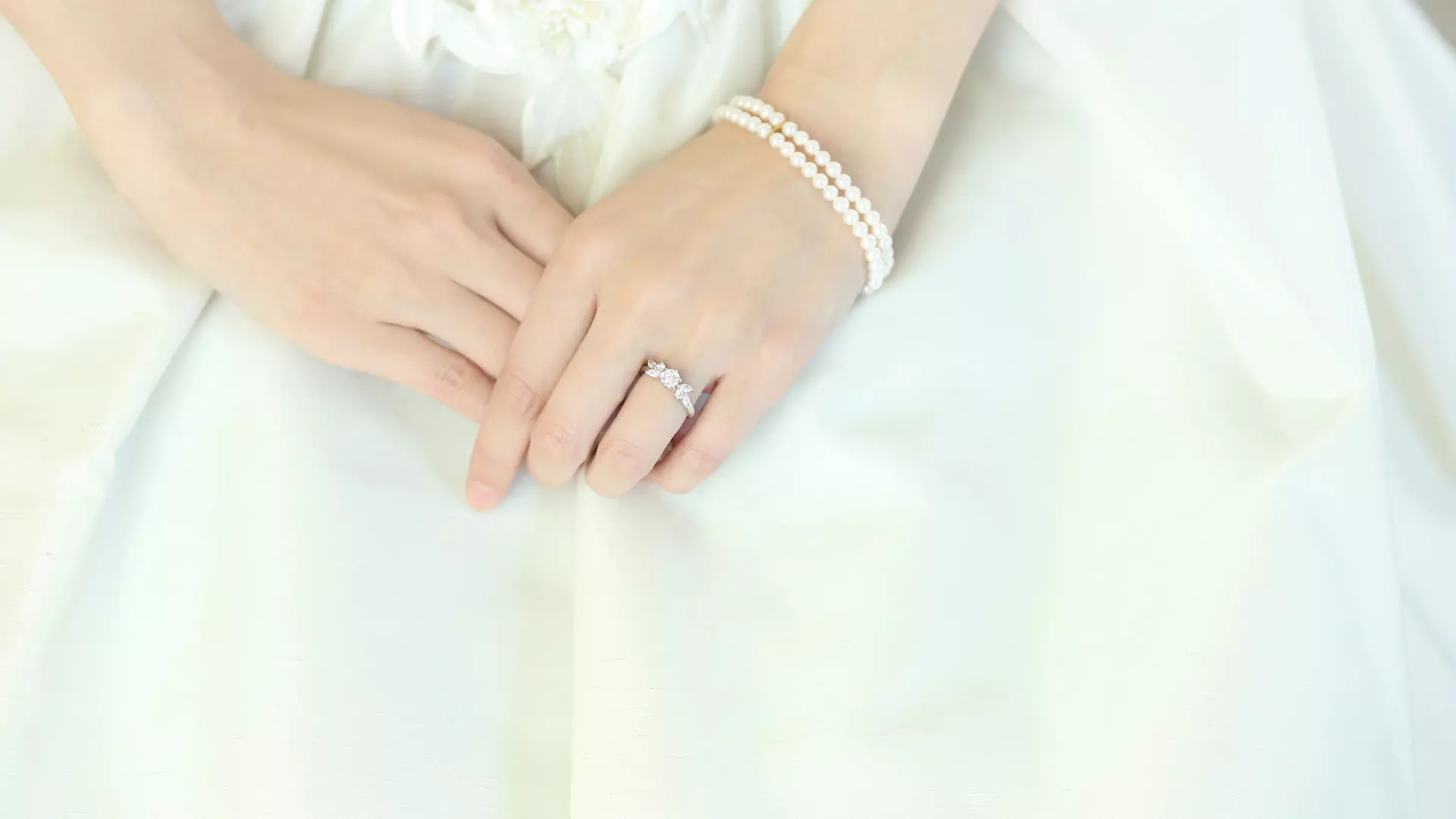 ダイヤモンドプロポーズの成功後に婚約指輪デザインを二人で決める